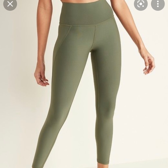 Old Navy Pants - 🏋🏻‍♀️Old Navy Elevate built in sculpt leggings